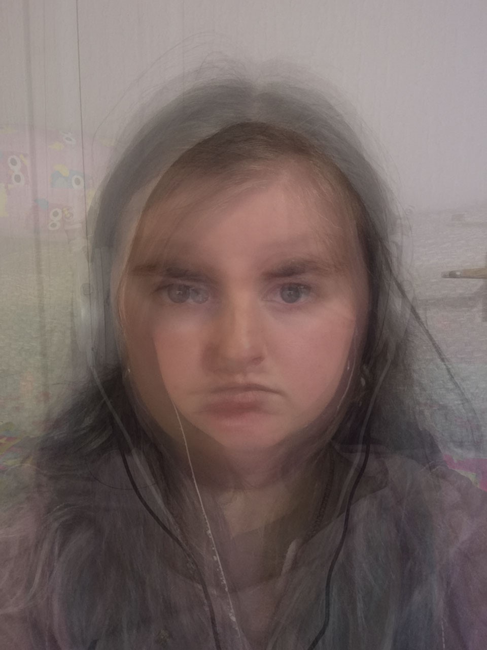 Kaitlyn: “A very thoughtful and powerful layered collage of images which has been very cleverly thought through.” Paul Coates A selfie of Kaitlyn with a blur affect added which has softened the edges of her face and her features