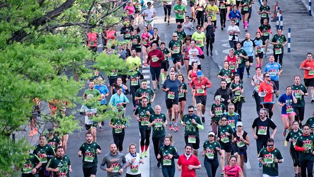 a large number of London marathon runners photographed from above